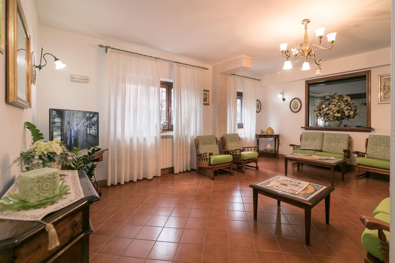 Dafne Hotel 3*